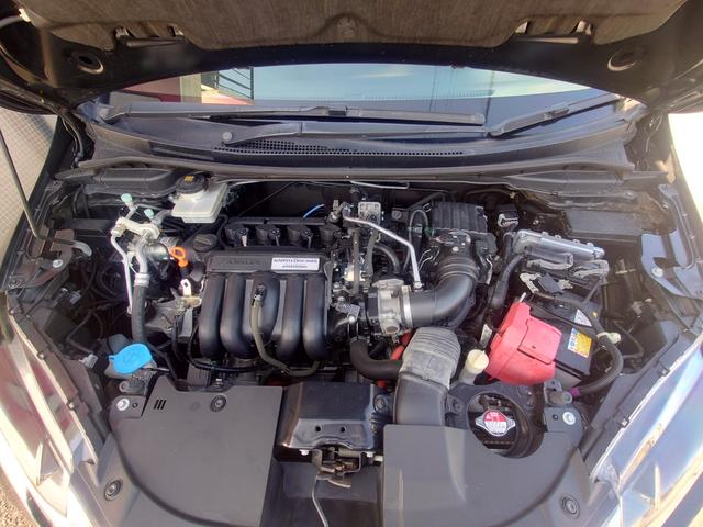 エンジンルームです。キレイに清掃済みで安心してお乗り頂けます。