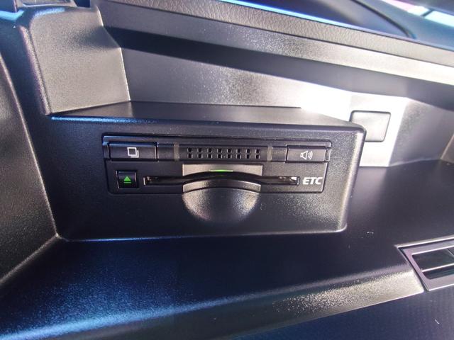 エスティマ アエラス　プレミアムエディション　後席モニター　ブルーレイ再生　ＥＴＣ　バックカメラ　ナビ　ＴＶ　オートクルーズコントロール　両側電動スライドドア　オートライト　ＨＩＤ　スマートキー　ウォークスルー　パワーシート　オットマン（7枚目）