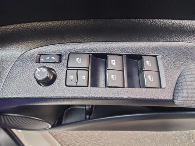 シエンタ ハイブリッド ファンベースG ドライブレコーダー シートヒーター ETC 全周囲カメラ ナビ TV クリアランスソナー クルーズコントロール レーンアシスト 衝突被害軽減システム 両側電動スライドドア オートマチックハイビーム(11枚目)