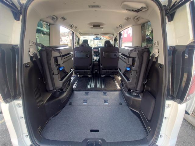 ���ˏグ���R��ڃV�[�g���i�[����΁A���Q�[�W�X�y�[�X���g��ł��܂��B�傫�ȉו������N�Ɏ��܂�܂��B