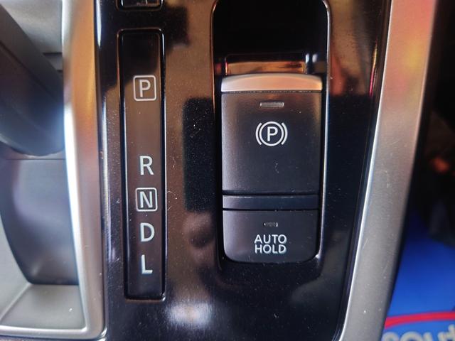 �I�[�g�u���[�L�z�[���h�Ƃ́A�u���[�L�y�_�����瑫�𗣂��Ă��Ԃ��~��Ԃł���@�\�ł�