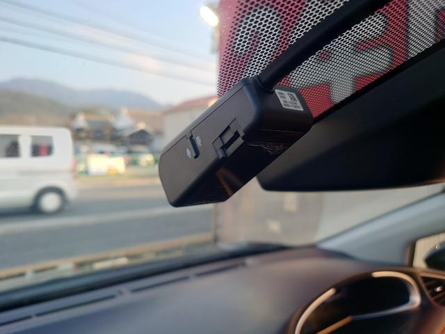 シエンタ ハイブリッド　ファンベースＧ　ドライブレコーダー　全周囲カメラ　ナビ　ＴＶ　オートクルーズコントロール　レーンアシスト　衝突被害軽減システム　両側電動スライドドア　オートマチックハイビーム　オートライト　スマートキー（9枚目）