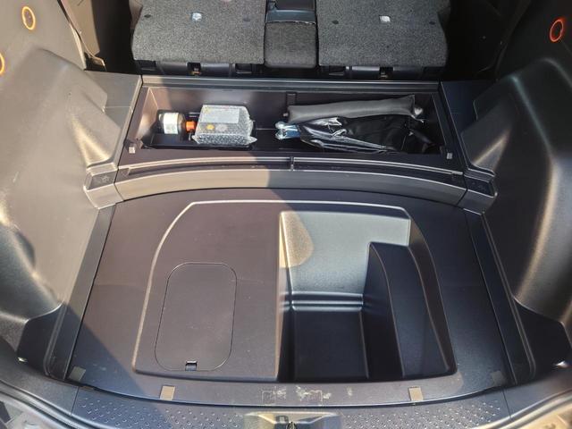 シエンタ ハイブリッド　ファンベースＧ　ドライブレコーダー　全周囲カメラ　ナビ　ＴＶ　オートクルーズコントロール　レーンアシスト　衝突被害軽減システム　両側電動スライドドア　オートマチックハイビーム　オートライト　スマートキー（38枚目）