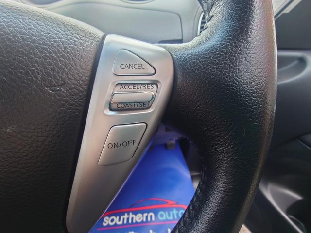 �n���h���ɂ́A���������ɃI�[�f�B�I�����A�N�Z���y�_���𓥂݂Â���K�v���Ȃ��N���[�Y�R���g���[���t���B