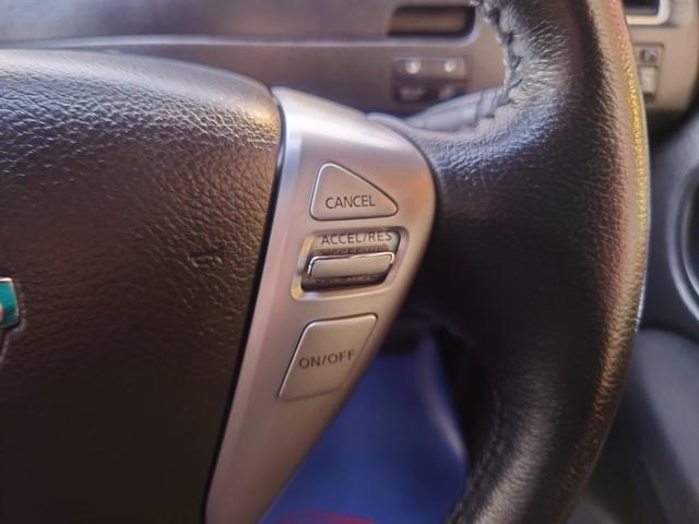 �n���h���ɂ́A���������ɃI�[�f�B�I�����A�N�Z���y�_���𓥂݂Â���K�v���Ȃ��N���[�Y�R���g���[���t���B