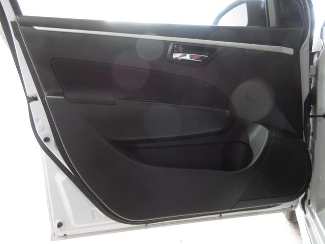 スイフト ＸＳ　１年保証　パドルシフト　クルコン　スマートキー　プッシュスタート　メモリーナビ　フルセグ　ＤＶＤ　ＣＤ　Ｍサーバー　Ｂｌｕｅｔｏｏｔｈ　バックカメラ　ＥＴＣ　ＨＩＤ　フォグ　１６ＡＷ　Ｔチェーン（52枚目）