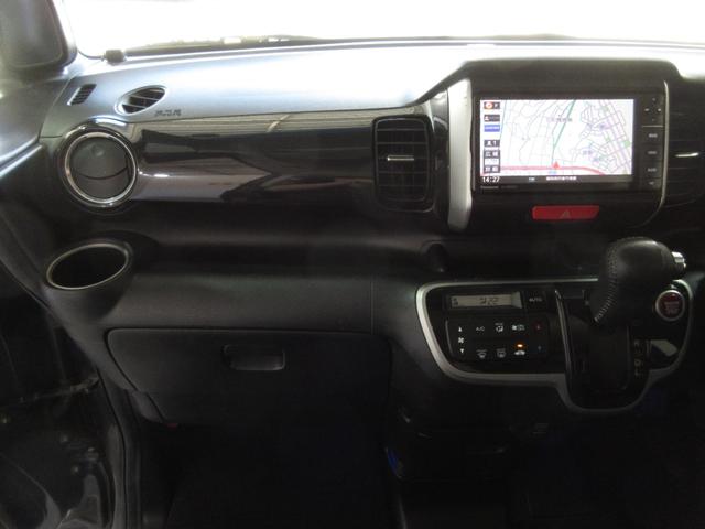 N-BOXカスタム G SSパッケージ 1年保証 両側パワスラ アイドリングストップ スマートキー プッシュスタート メモリーナビ フルセグ DVD CD Mサーバー Bluetooth バックカメラ ETC HID フォグ 14AW(56枚目)