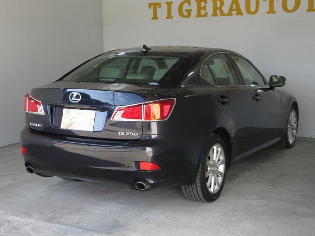 ご覧ください！ボディへのぎらぎらとした映り込み！！塗装状態もかなり良くつやもありぴかぴかな状態です