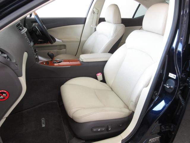 整備・塗装・ルームクリーニング・外装磨きの職人さんに心を鬼にし厳しい目と耳で確認しての納車、保証も無料付帯、お客様の安心・安全・乗ってからのコストが安くなる末永いカーライフのお手伝いを致します