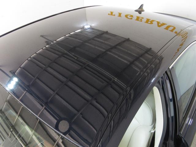 トランクも荷物を無理に積んだあとなどなく綺麗で広いです