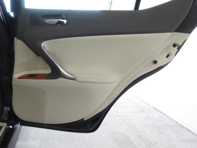 毎日全てのオークションからプロが全出品車から、絶対に品質の間違いないと思う車を厳選し、常時何千台とオークションに参加、安い時を絶対見逃さず、相場より安く落とし、日本一安く、高品質に挑戦しております