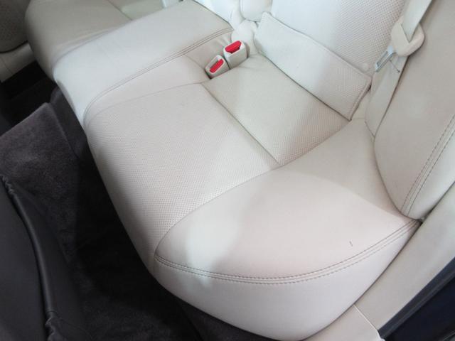 毎日全てのオークションからプロが全出品車から、絶対に品質の間違いないと思う車を厳選し、常時何千台とオークションに参加、安い時を絶対見逃さず、相場より安く落とし、日本一安く、高品質に挑戦しております