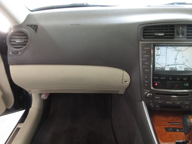 支払総額に令和７年度自動車税、納車整備、保証、名義変更代、ナンバー代、消費税、リサイクル料、２年付きの車は車検整備、自賠責保険、重量税全て含みます