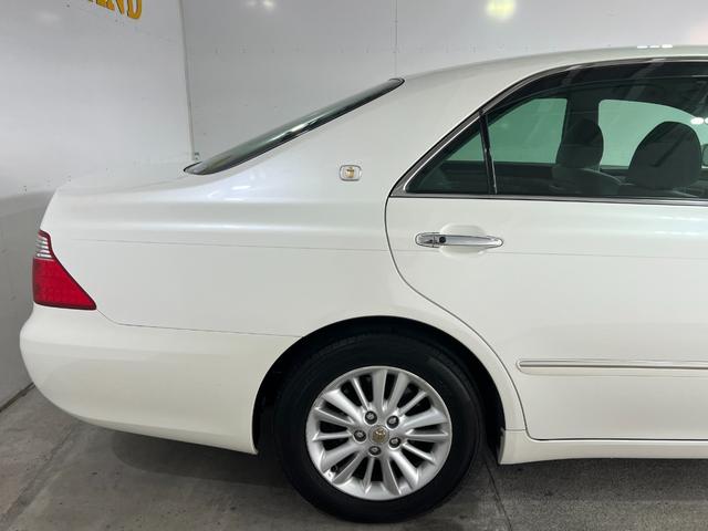 クラウン ロイヤルサルーン　後期　スマートキー　プッシュスタート　ＨＤＤナビ　ＣＤ　Ｍサーバー　バックカメラ　ＥＴＣ　クルコン　ソナー　パワーシート　ＨＩＤ　フォグ　電格ミラー　取説　記録簿　１６ＡＷ　Ｔチェーン（10枚目）