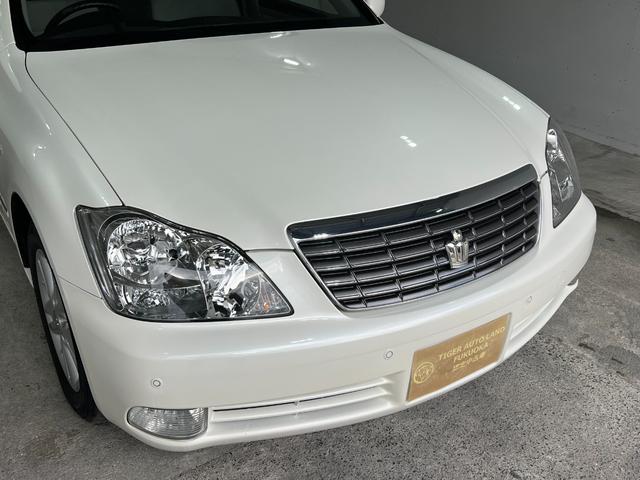 クラウン ロイヤルサルーン　後期　スマートキー　プッシュスタート　ＨＤＤナビ　ＣＤ　Ｍサーバー　バックカメラ　ＥＴＣ　クルコン　ソナー　パワーシート　ＨＩＤ　フォグ　電格ミラー　取説　記録簿　１６ＡＷ　Ｔチェーン（22枚目）