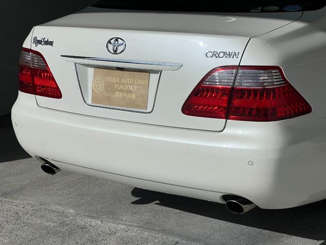 クラウン ロイヤルサルーン　後期　スマートキー　プッシュスタート　ＨＤＤナビ　ＣＤ　Ｍサーバー　バックカメラ　ＥＴＣ　クルコン　ソナー　パワーシート　ＨＩＤ　フォグ　電格ミラー　取説　記録簿　１６ＡＷ　Ｔチェーン（29枚目）
