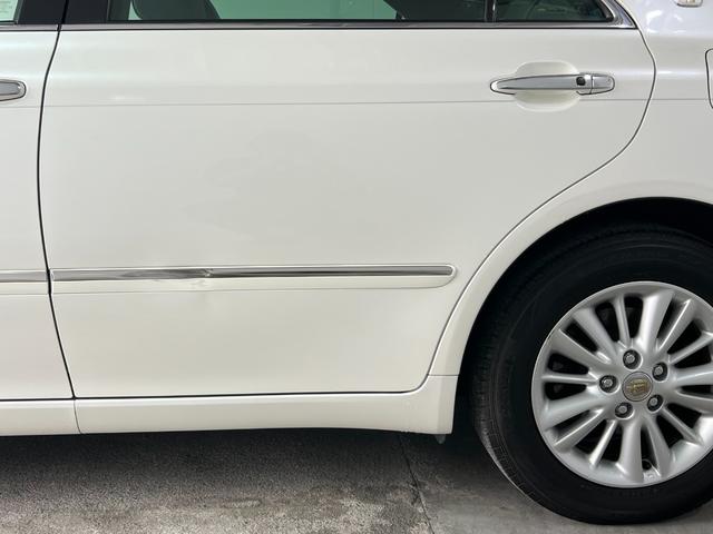 クラウン ロイヤルサルーン　後期　スマートキー　プッシュスタート　ＨＤＤナビ　ＣＤ　Ｍサーバー　バックカメラ　ＥＴＣ　クルコン　ソナー　パワーシート　ＨＩＤ　フォグ　電格ミラー　取説　記録簿　１６ＡＷ　Ｔチェーン（34枚目）