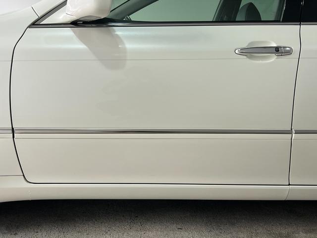 クラウン ロイヤルサルーン　後期　スマートキー　プッシュスタート　ＨＤＤナビ　ＣＤ　Ｍサーバー　バックカメラ　ＥＴＣ　クルコン　ソナー　パワーシート　ＨＩＤ　フォグ　電格ミラー　取説　記録簿　１６ＡＷ　Ｔチェーン（35枚目）