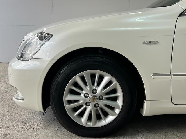 クラウン ロイヤルサルーン　後期　スマートキー　プッシュスタート　ＨＤＤナビ　ＣＤ　Ｍサーバー　バックカメラ　ＥＴＣ　クルコン　ソナー　パワーシート　ＨＩＤ　フォグ　電格ミラー　取説　記録簿　１６ＡＷ　Ｔチェーン（36枚目）