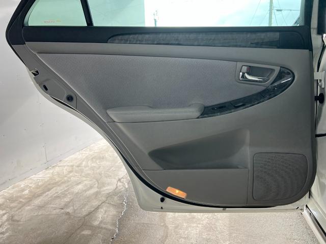 クラウン ロイヤルサルーン　後期　スマートキー　プッシュスタート　ＨＤＤナビ　ＣＤ　Ｍサーバー　バックカメラ　ＥＴＣ　クルコン　ソナー　パワーシート　ＨＩＤ　フォグ　電格ミラー　取説　記録簿　１６ＡＷ　Ｔチェーン（49枚目）