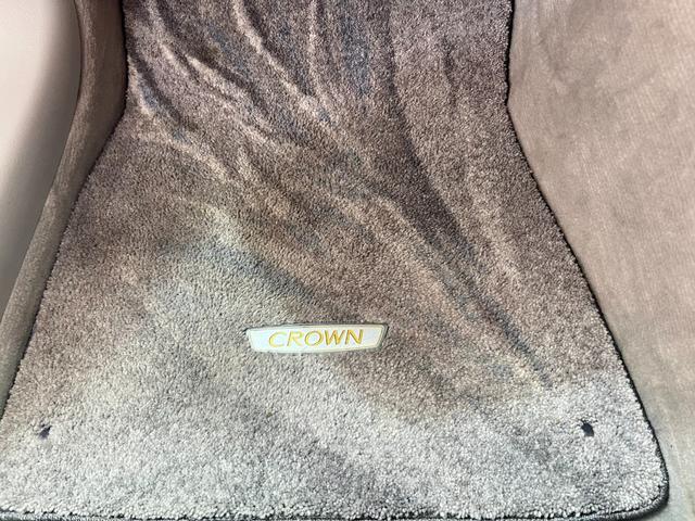 クラウン ロイヤルサルーン　後期　スマートキー　プッシュスタート　ＨＤＤナビ　ＣＤ　Ｍサーバー　バックカメラ　ＥＴＣ　クルコン　ソナー　パワーシート　ＨＩＤ　フォグ　電格ミラー　取説　記録簿　１６ＡＷ　Ｔチェーン（53枚目）