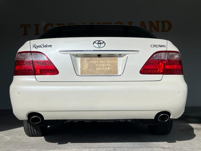 クラウン ロイヤルサルーン　後期　スマートキー　プッシュスタート　ＨＤＤナビ　ＣＤ　Ｍサーバー　バックカメラ　ＥＴＣ　クルコン　ソナー　パワーシート　ＨＩＤ　フォグ　電格ミラー　取説　記録簿　１６ＡＷ　Ｔチェーン（67枚目）