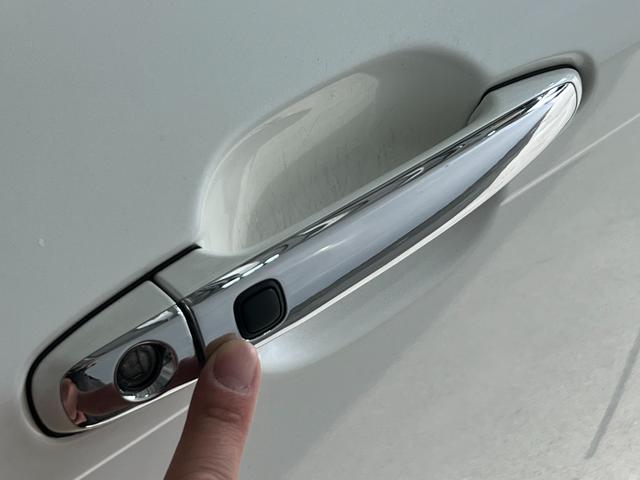 クラウン ロイヤルサルーン　後期　スマートキー　プッシュスタート　ＨＤＤナビ　ＣＤ　Ｍサーバー　バックカメラ　ＥＴＣ　クルコン　ソナー　パワーシート　ＨＩＤ　フォグ　電格ミラー　取説　記録簿　１６ＡＷ　Ｔチェーン（79枚目）