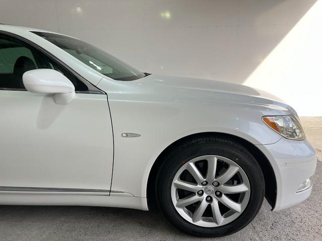 ＬＳ ＬＳ４６０　バージョンＣ　Ｉパッケージ　サンルーフ　黒革　エアサス　スマートキー　プッシュスタート　ＨＤＤナビ　フルセグ　ＣＤ　Ｍサーバー　バックカメラ　ＥＴＣ　クルコン　シートエアコン　パワーシート　クリアランスソナー　１８ＡＷ（11枚目）