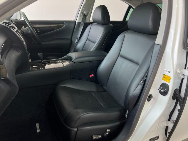 ＬＳ ＬＳ４６０　バージョンＣ　Ｉパッケージ　サンルーフ　黒革　エアサス　スマートキー　プッシュスタート　ＨＤＤナビ　フルセグ　ＣＤ　Ｍサーバー　バックカメラ　ＥＴＣ　クルコン　シートエアコン　パワーシート　クリアランスソナー　１８ＡＷ（16枚目）