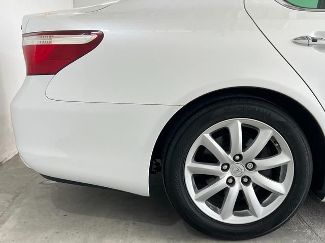 ＬＳ ＬＳ４６０　バージョンＣ　Ｉパッケージ　サンルーフ　黒革　エアサス　スマートキー　プッシュスタート　ＨＤＤナビ　フルセグ　ＣＤ　Ｍサーバー　バックカメラ　ＥＴＣ　クルコン　シートエアコン　パワーシート　クリアランスソナー　１８ＡＷ（27枚目）