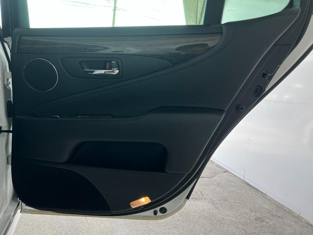 ＬＳ ＬＳ４６０　バージョンＣ　Ｉパッケージ　サンルーフ　黒革　エアサス　スマートキー　プッシュスタート　ＨＤＤナビ　フルセグ　ＣＤ　Ｍサーバー　バックカメラ　ＥＴＣ　クルコン　シートエアコン　パワーシート　クリアランスソナー　１８ＡＷ（46枚目）