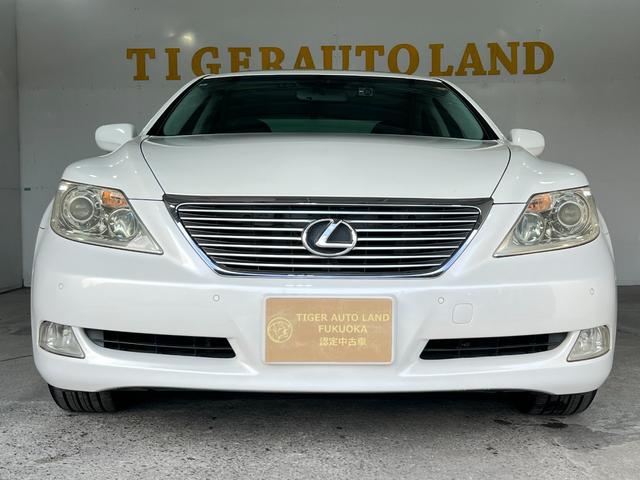 ＬＳ ＬＳ４６０　バージョンＣ　Ｉパッケージ　サンルーフ　黒革　エアサス　スマートキー　プッシュスタート　ＨＤＤナビ　フルセグ　ＣＤ　Ｍサーバー　バックカメラ　ＥＴＣ　クルコン　シートエアコン　パワーシート　クリアランスソナー　１８ＡＷ（63枚目）