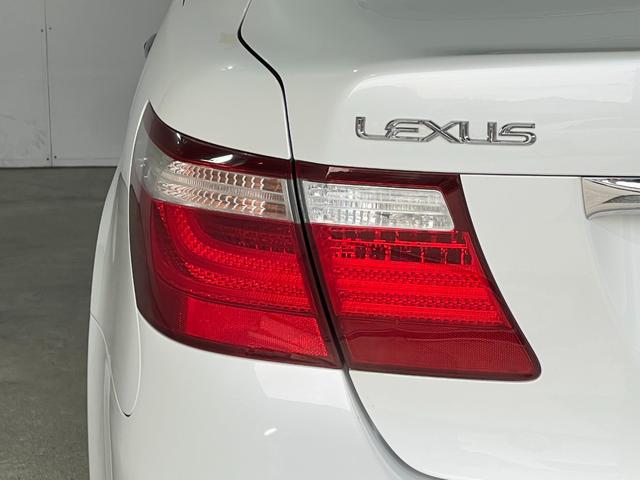 ＬＳ ＬＳ４６０　バージョンＣ　Ｉパッケージ　サンルーフ　黒革　エアサス　スマートキー　プッシュスタート　ＨＤＤナビ　フルセグ　ＣＤ　Ｍサーバー　バックカメラ　ＥＴＣ　クルコン　シートエアコン　パワーシート　クリアランスソナー　１８ＡＷ（66枚目）