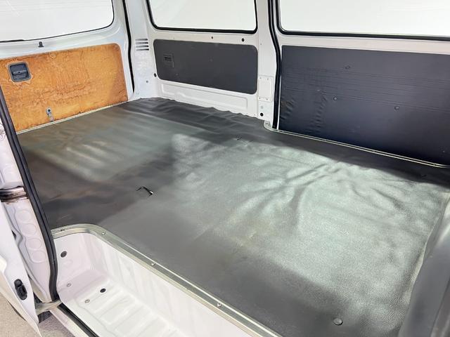 ボンゴバン ワイドローＤＸ　１年保証　後輪ダブルタイヤ　ワイドロー　両側スライドドア　ラジオ　ＥＴＣ　集中ドアロック　前席パワーウィンドウ　マニュアルエアコン　フロアゴムマット　最大積載量１０００ＫＧ　タイミングチェーン（13枚目）