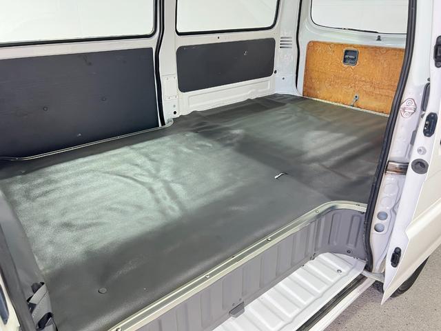 ボンゴバン ワイドローＤＸ　１年保証　後輪ダブルタイヤ　ワイドロー　両側スライドドア　ラジオ　ＥＴＣ　集中ドアロック　前席パワーウィンドウ　マニュアルエアコン　フロアゴムマット　最大積載量１０００ＫＧ　タイミングチェーン（17枚目）