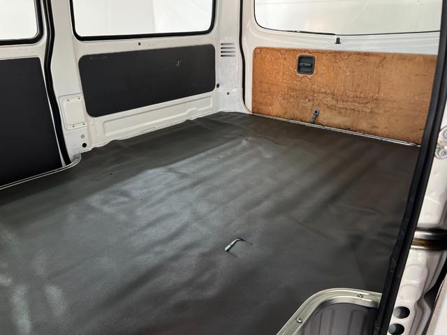 ボンゴバン ワイドローＤＸ　１年保証　後輪ダブルタイヤ　ワイドロー　両側スライドドア　ラジオ　ＥＴＣ　集中ドアロック　前席パワーウィンドウ　マニュアルエアコン　フロアゴムマット　最大積載量１０００ＫＧ　タイミングチェーン（51枚目）