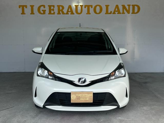 ヴィッツ Ｆ　１年保証　中期　アイドリングストップ　スマートキー　プッシュスタート　ＳＤナビ　ワンセグ　ＤＶＤ　ＣＤ　Ｍサーバー　Ｂｌｕｅｔｏｏｔｈ　ＥＴＣ　電格ウィンカーミラー　取説　記録簿　１４ＡＷ　Ｔチェーン（12枚目）