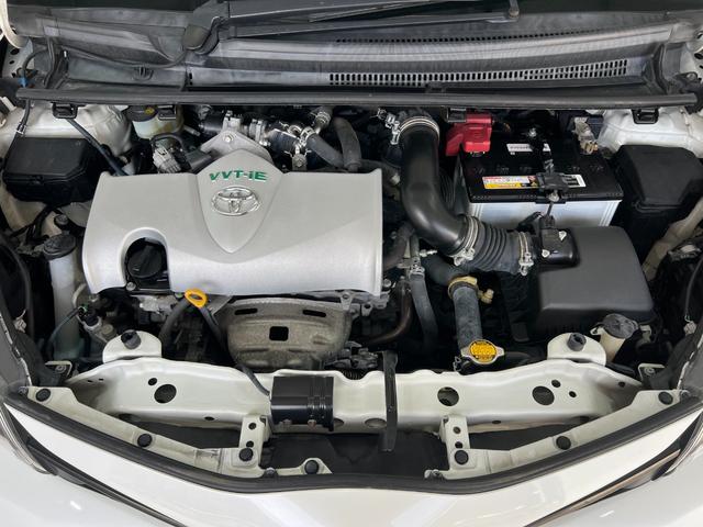 ヴィッツ Ｆ　１年保証　中期　アイドリングストップ　スマートキー　プッシュスタート　ＳＤナビ　ワンセグ　ＤＶＤ　ＣＤ　Ｍサーバー　Ｂｌｕｅｔｏｏｔｈ　ＥＴＣ　電格ウィンカーミラー　取説　記録簿　１４ＡＷ　Ｔチェーン（20枚目）