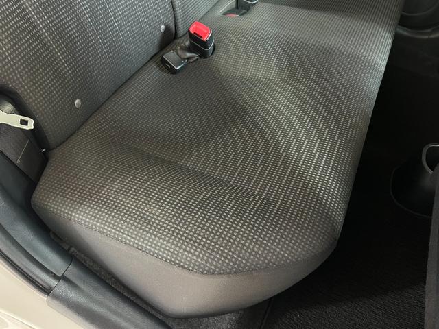 ヴィッツ Ｆ　１年保証　中期　アイドリングストップ　スマートキー　プッシュスタート　ＳＤナビ　ワンセグ　ＤＶＤ　ＣＤ　Ｍサーバー　Ｂｌｕｅｔｏｏｔｈ　ＥＴＣ　電格ウィンカーミラー　取説　記録簿　１４ＡＷ　Ｔチェーン（47枚目）