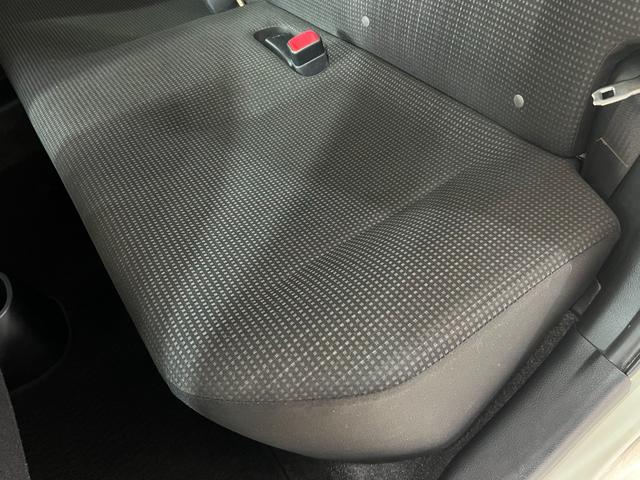 ヴィッツ Ｆ　１年保証　中期　アイドリングストップ　スマートキー　プッシュスタート　ＳＤナビ　ワンセグ　ＤＶＤ　ＣＤ　Ｍサーバー　Ｂｌｕｅｔｏｏｔｈ　ＥＴＣ　電格ウィンカーミラー　取説　記録簿　１４ＡＷ　Ｔチェーン（50枚目）