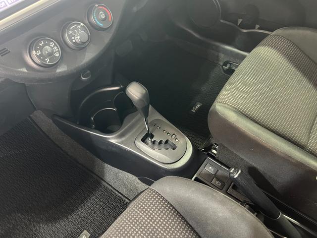 ヴィッツ Ｆ　１年保証　中期　アイドリングストップ　スマートキー　プッシュスタート　ＳＤナビ　ワンセグ　ＤＶＤ　ＣＤ　Ｍサーバー　Ｂｌｕｅｔｏｏｔｈ　ＥＴＣ　電格ウィンカーミラー　取説　記録簿　１４ＡＷ　Ｔチェーン（58枚目）