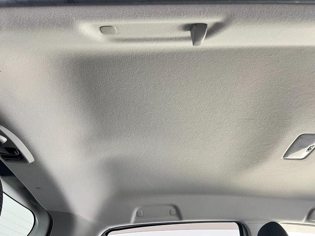 ヴィッツ Ｆ　１年保証　中期　アイドリングストップ　スマートキー　プッシュスタート　ＳＤナビ　ワンセグ　ＤＶＤ　ＣＤ　Ｍサーバー　Ｂｌｕｅｔｏｏｔｈ　ＥＴＣ　電格ウィンカーミラー　取説　記録簿　１４ＡＷ　Ｔチェーン（60枚目）