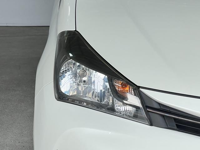 ヴィッツ Ｆ　１年保証　中期　アイドリングストップ　スマートキー　プッシュスタート　ＳＤナビ　ワンセグ　ＤＶＤ　ＣＤ　Ｍサーバー　Ｂｌｕｅｔｏｏｔｈ　ＥＴＣ　電格ウィンカーミラー　取説　記録簿　１４ＡＷ　Ｔチェーン（61枚目）