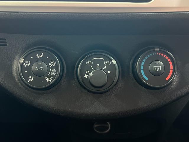 ヴィッツ Ｆ　１年保証　中期　アイドリングストップ　スマートキー　プッシュスタート　ＳＤナビ　ワンセグ　ＤＶＤ　ＣＤ　Ｍサーバー　Ｂｌｕｅｔｏｏｔｈ　ＥＴＣ　電格ウィンカーミラー　取説　記録簿　１４ＡＷ　Ｔチェーン（75枚目）