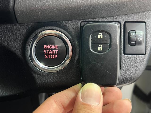 ヴィッツ Ｆ　１年保証　中期　アイドリングストップ　スマートキー　プッシュスタート　ＳＤナビ　ワンセグ　ＤＶＤ　ＣＤ　Ｍサーバー　Ｂｌｕｅｔｏｏｔｈ　ＥＴＣ　電格ウィンカーミラー　取説　記録簿　１４ＡＷ　Ｔチェーン（80枚目）