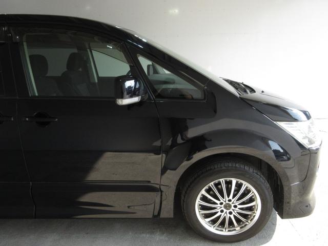 デリカＤ：５ Ｃ２　Ｇ　ナビパッケージ　ローデスト仕様　両側スライド片側パワスラ　スマートキー　ＨＤＤナビ　ＤＶＤ　ＣＤ　Ｍサーバー　Ｆ／Ｓ／Ｂカメラ　ＥＴＣ　クルコン　フリップダウンモニター　ＨＩＤ　フォグ　ウォークスルー　１８ＡＷ（11枚目）