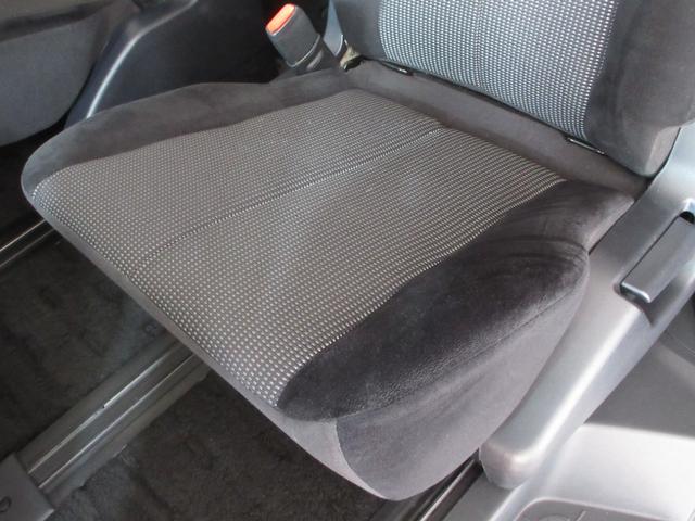 デリカＤ：５ Ｃ２　Ｇ　ナビパッケージ　ローデスト仕様　両側スライド片側パワスラ　スマートキー　ＨＤＤナビ　ＤＶＤ　ＣＤ　Ｍサーバー　Ｆ／Ｓ／Ｂカメラ　ＥＴＣ　クルコン　フリップダウンモニター　ＨＩＤ　フォグ　ウォークスルー　１８ＡＷ（50枚目）