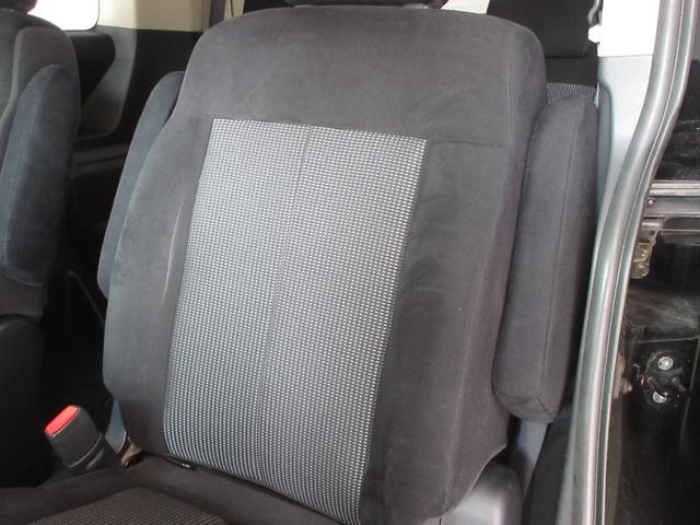 デリカＤ：５ Ｃ２　Ｇ　ナビパッケージ　ローデスト仕様　両側スライド片側パワスラ　スマートキー　ＨＤＤナビ　ＤＶＤ　ＣＤ　Ｍサーバー　Ｆ／Ｓ／Ｂカメラ　ＥＴＣ　クルコン　フリップダウンモニター　ＨＩＤ　フォグ　ウォークスルー　１８ＡＷ（51枚目）