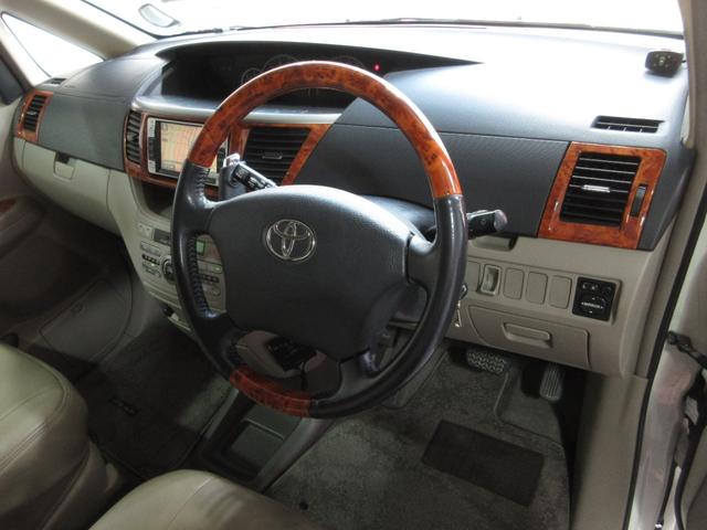 毎日全てのオークションからプロが全出品車から、絶対に品質の間違いないと思う車を厳選し、常時何千台とオークションに参加、安い時を絶対見逃さず、相場より安く落とし、日本一安く、高品質に挑戦しております