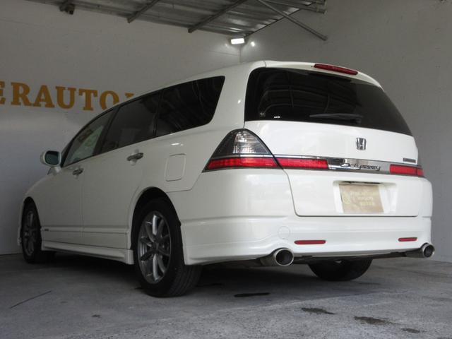毎日全てのオークションからプロが全出品車から、絶対に品質の間違いないと思う車を厳選し、常時何千台とオークションに参加、安い時を絶対見逃さず、相場より安く落とし、日本一安く、高品質に挑戦しております